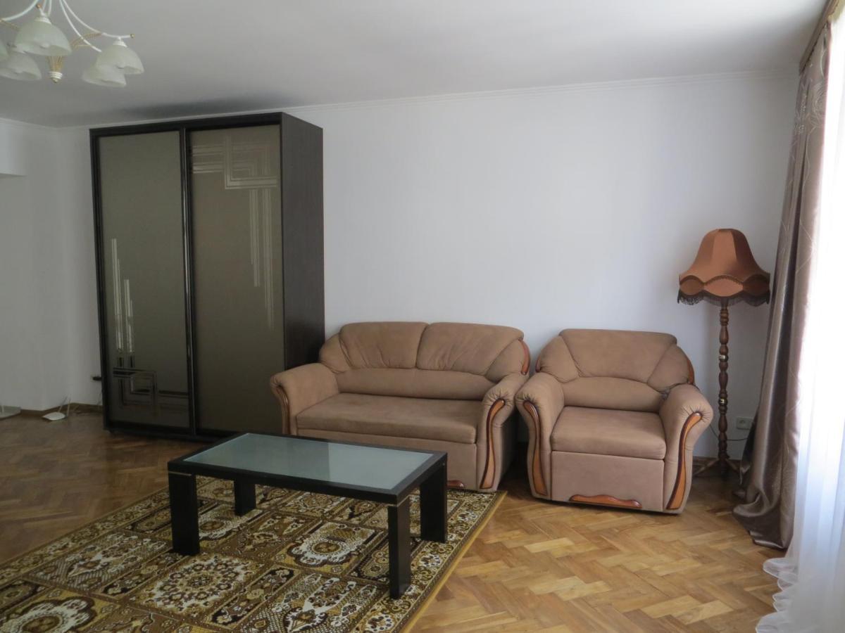 Apartment On Virmenska Street 2 利沃夫 外观 照片