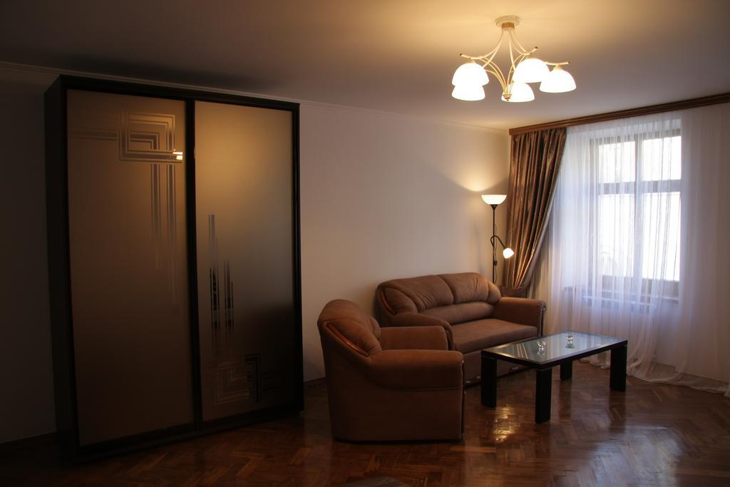 Apartment On Virmenska Street 2 利沃夫 外观 照片