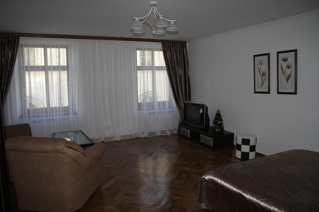 Apartment On Virmenska Street 2 利沃夫 外观 照片